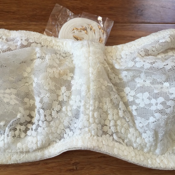 Beautiful Lace Bra by Rene Rofe 34D 🌺 - Picture 2 of 3